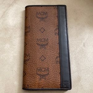Mcm choco brown card holder💯💯authentic